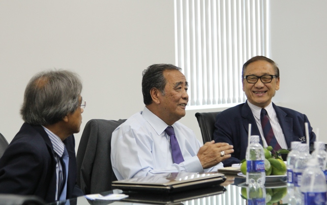 Hướng tới việc thành lập Trung tâm Tiếng Anh Malaysia – Vietnam tại HUTECH 5
