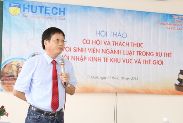 HUTECH students interact with legal expert Nguyen Van Nam 10