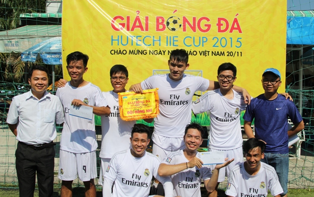 Đội bóng Chương trình quốc tế ĐH Mở Malaysia vô địch HUTECH IIE CUP 2015 48