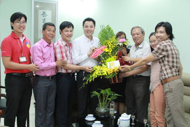 Sôi nổi chuỗi hoạt động chào mừng ngày Nhà giáo Việt Nam tại HUTECH 229
