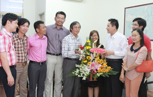 Sôi nổi chuỗi hoạt động chào mừng ngày Nhà giáo Việt Nam tại HUTECH 237