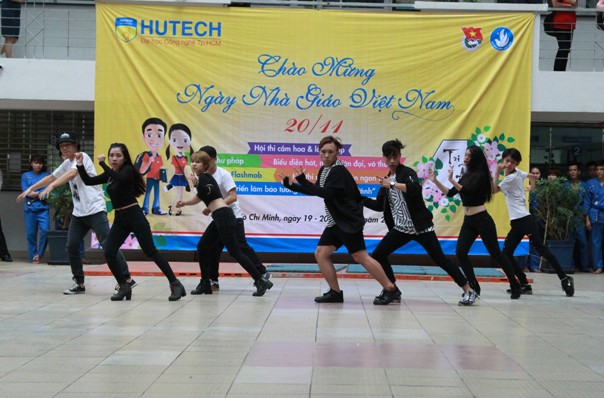 Sôi nổi chuỗi hoạt động chào mừng ngày Nhà giáo Việt Nam tại HUTECH 62