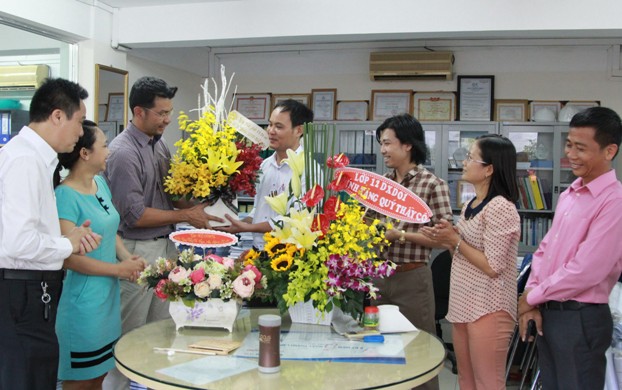 Sôi nổi chuỗi hoạt động chào mừng ngày Nhà giáo Việt Nam tại HUTECH 264