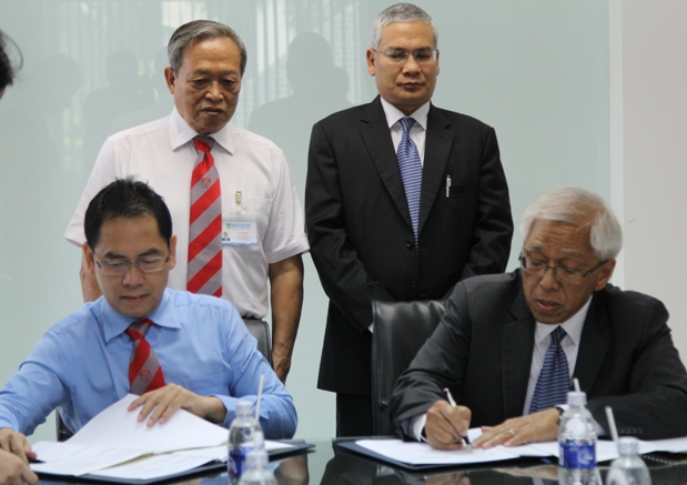 HUTECH hợp tác cùng OUM thành lập Trung tâm Tiếng Anh Malaysia – Vietnam 9