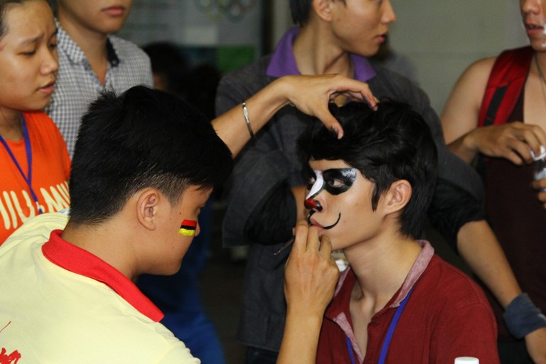 sắc màu bí ẩn tại HUTECH