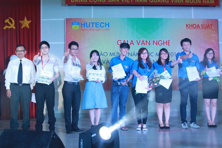 Khoa Luật rộn ràng chào đón tân sinh viên khóa 2015