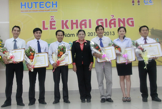 HUTECH celebrates the start of the 2012-2013 academic year and the Vietnamese Teachers' Day (November 20) 46