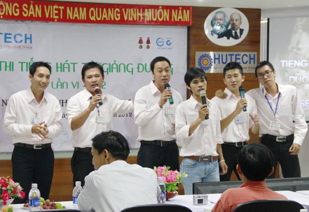 Hào hứng với Hội thi “Tiếng hát từ giảng đường lần 6 - 2012” 62