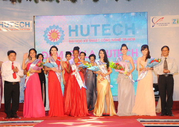 Sôi động Đêm hội văn hóa 2012 tại HUTECH 90