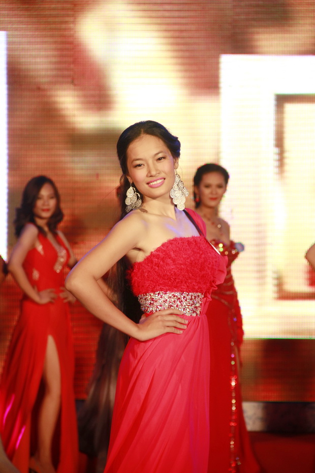 Sôi động Đêm hội văn hóa 2012 tại HUTECH 53