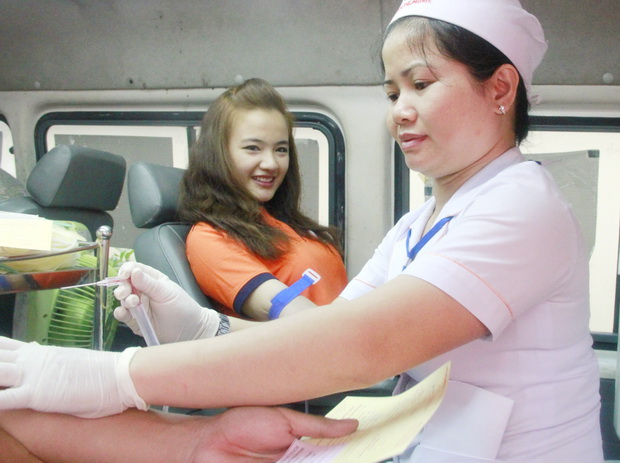 Sinh viên HUTECH nhiệt tình tham gia hiến máu vì cộng đồng  20