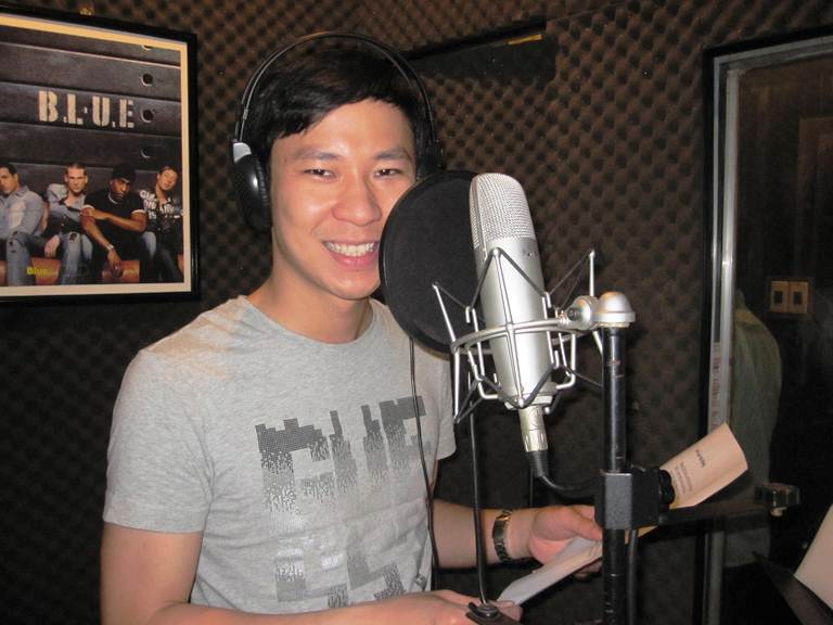 MC Anh Quân làm MC chính thức cho “Đêm hội văn hóa chào đón tân sinh viên và mừng năm mới 2013” 8