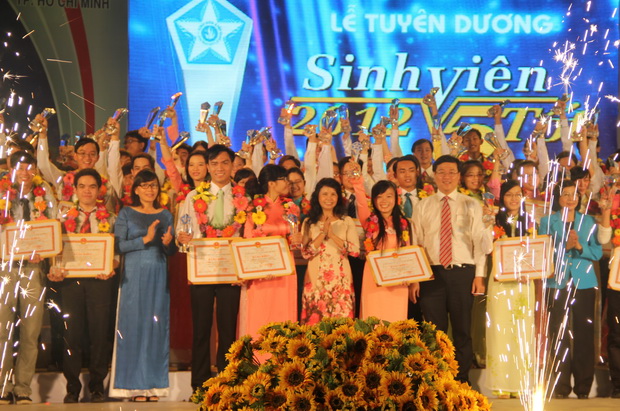 05 sinh viên HUTECH vinh dự được tuyên dương Sinh viên 5 tốt cấp Thành và cấp Trung ương  7