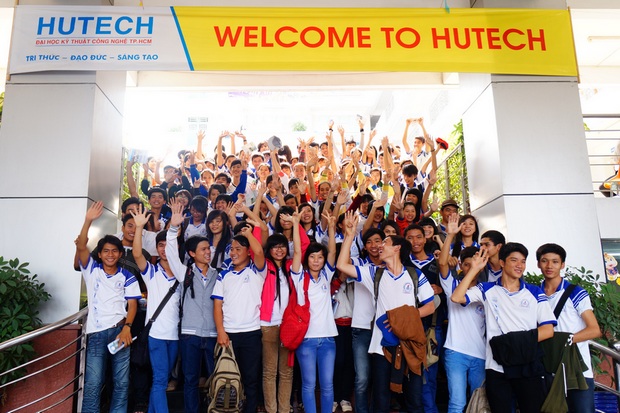 Học sinh Trường THPT Duyên Hải (Trà Vinh) hào hứng tham quan HUTECH 5