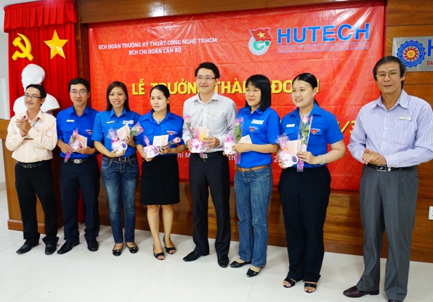 Chi đoàn Cán bộ tổ chức kỷ niệm ngày Quốc tế Phụ nữ 8/3 14