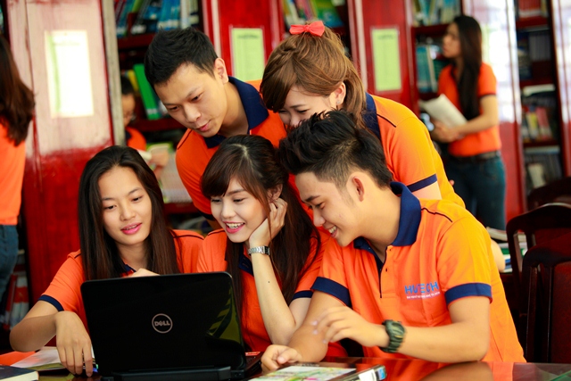 Thể hiện bản sắc sinh viên HUTECH qua cuộc thi “Tôi yêu HUTECH” 24