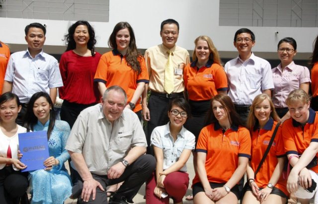 Đoàn sinh viên Đại học VIA – TEKO (Đan Mạch) thăm và tìm hiểu văn hóa Việt Nam tại HUTECH 5