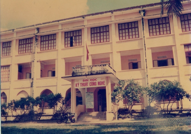 Thể hiện bản sắc sinh viên HUTECH qua cuộc thi “Tôi yêu HUTECH” 12