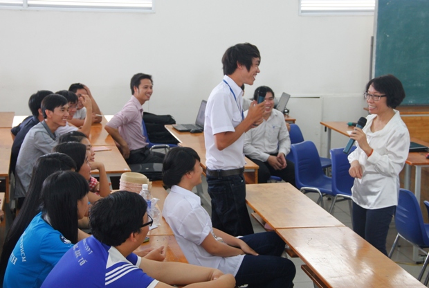 Hội thảo tư vấn giáo dục giới tính – sức khỏe sinh sản dành cho sinh viên HUTECH 4