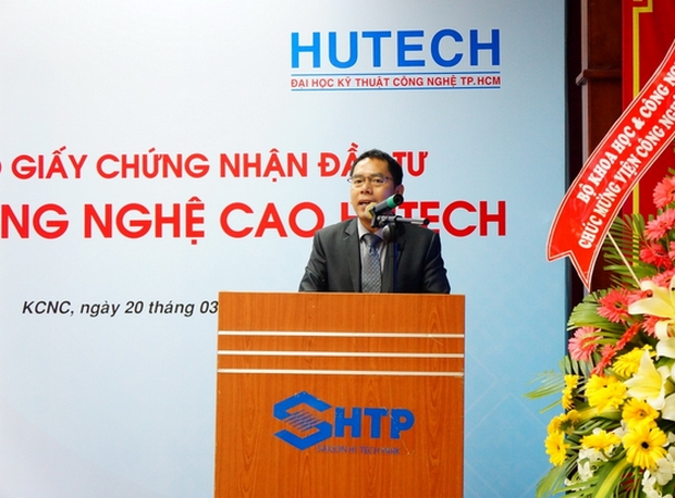 HUTECH nhận giấy Chứng nhận đầu tư Viện Công nghệ cao HUTECH 18