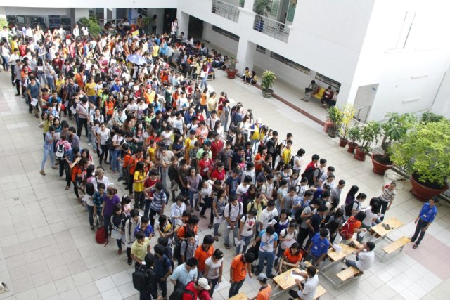 Sinh viên HUTECH sôi nổi hiến máu tình nguyện sáng 18/4/2013 17