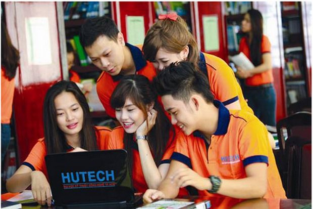 Bài dự thi “Tôi yêu HUTECH”: HUTECH  -  người bạn trong tôi 20