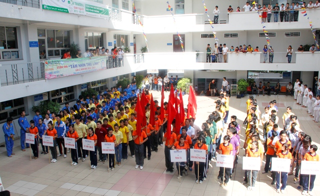 Tưng bừng khai mạc Hội thao Sinh viên, Học sinh HUTECH 2012 - 2013 46