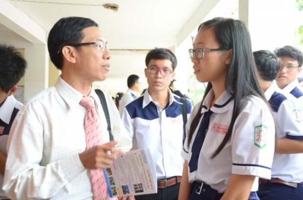 Gần 14.000 hồ sơ đăng ký dự thi ĐH, CĐ vào HUTECH năm 2013 5