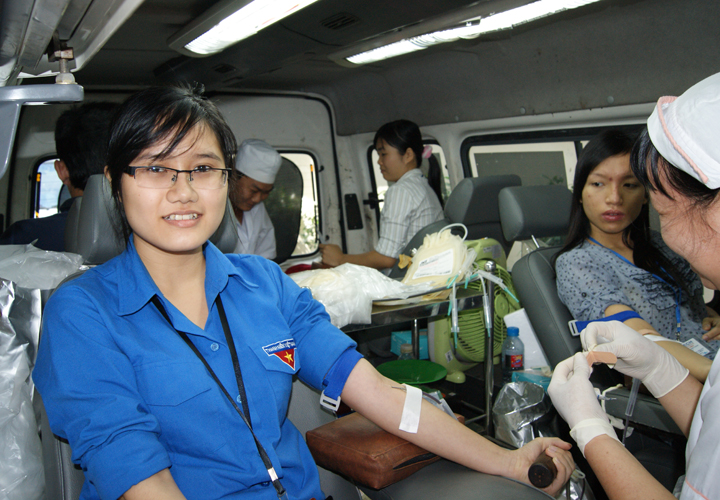 Hơn 300 sinh viên HUTECH tham gia Ngày hội hiến máu nhân đạo đợt 2 (28/03/2011) 8