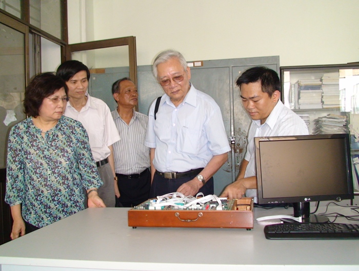 Đoàn công tác Bộ Khoa học và Công nghệ làm việc với HUTECH 19