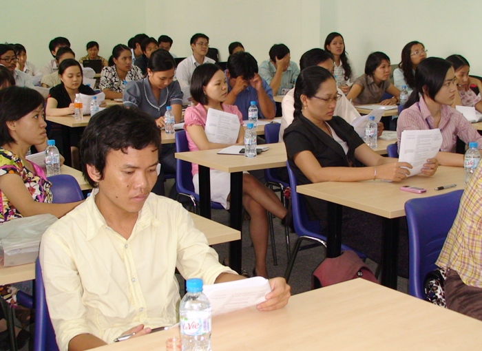 Nghe báo cáo chuyên đề “đổi mới phương pháp giảng dạy ĐH” với chuyên gia nước ngoài 8