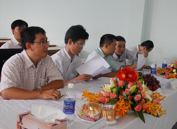 Lễ bảo vệ luận văn Thạc sỹ chuyên ngành Kỹ thuật Điện 12