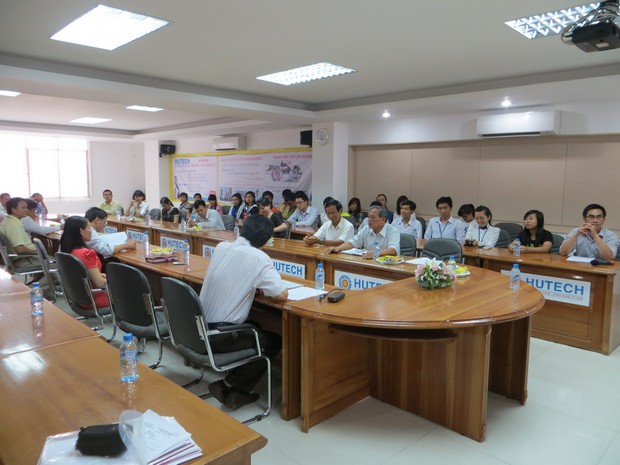 Khoa Quản trị kinh doanh trao giải thưởng sinh viên Nghiên cứu khoa học năm 2013 19
