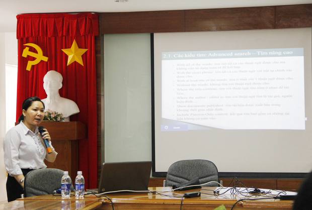 Thư viện HUTECH tổ chức hướng dẫn tra cứu cơ sở dữ liệu 5