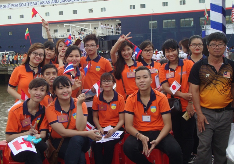 sinh viên HUTECH giao lưu cùng tàu Thanh Niên Đông Nam Á