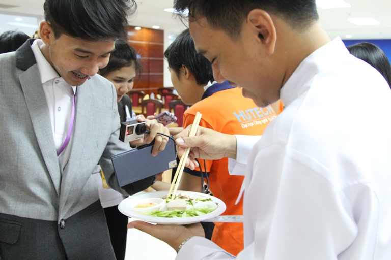 phong phú sắc màu ẩm thực tại buổi giao lưu SV Việt - Thái