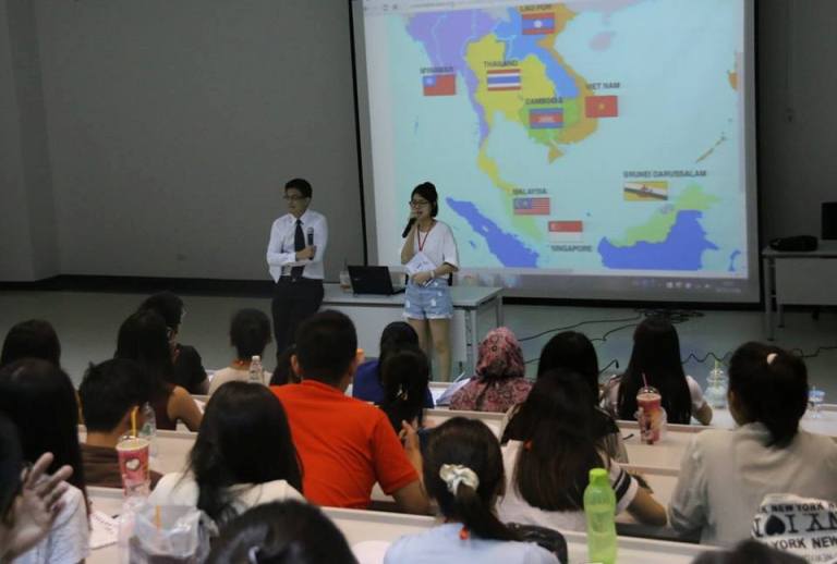 sinh viên HUTECH khám phá hành trình Asean Youth Camp 2015 tại Thái Lan