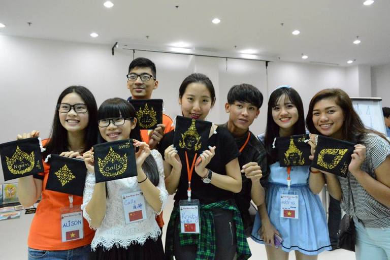 sinh viên HUTECH khám phá hành trình Asean Youth Camp 2015