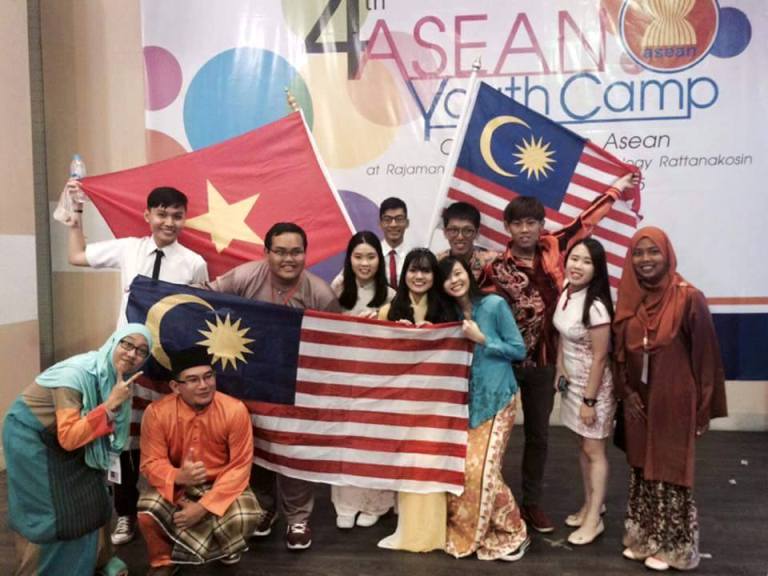 Sinh viên HUTECH khám phá hành trình Asean Youth Camp 2015 tại Thái Lan