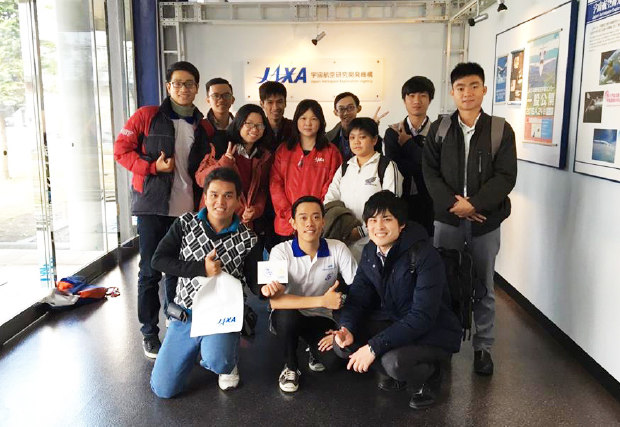 gặp lại 2 sinh viên HUTECH trở về từ chuyến tham quan ĐH Hosei