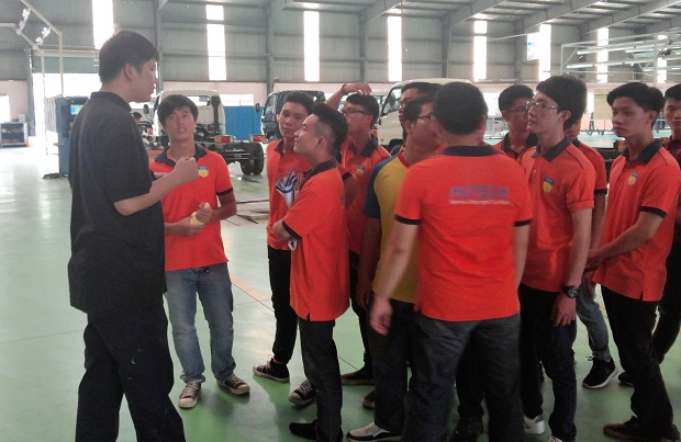 Sinh viên ngành Công nghệ kỹ thuật ô tô tham quan thực tế tại Nhà máy Ô tô Đô Thành 40