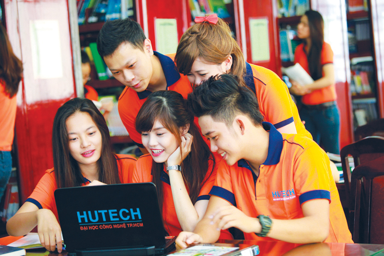 sinh viên HUTECH sẵn sàng khởi động học kỳ II năm học 2015 - 2016