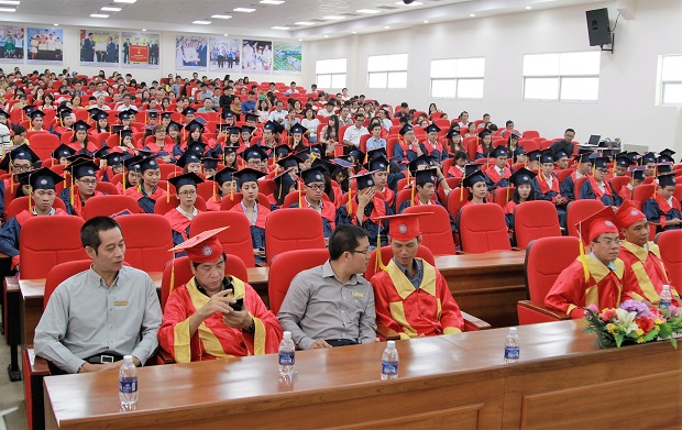 HUTECH tổ chức Lễ tốt nghiệp cho 453 tân Kỹ sư, Cử nhân 8