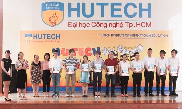 Sinh viên Mai Quỳnh Chi giành chiến thắng “HUTECH Spelling Bee” năm 2016 61