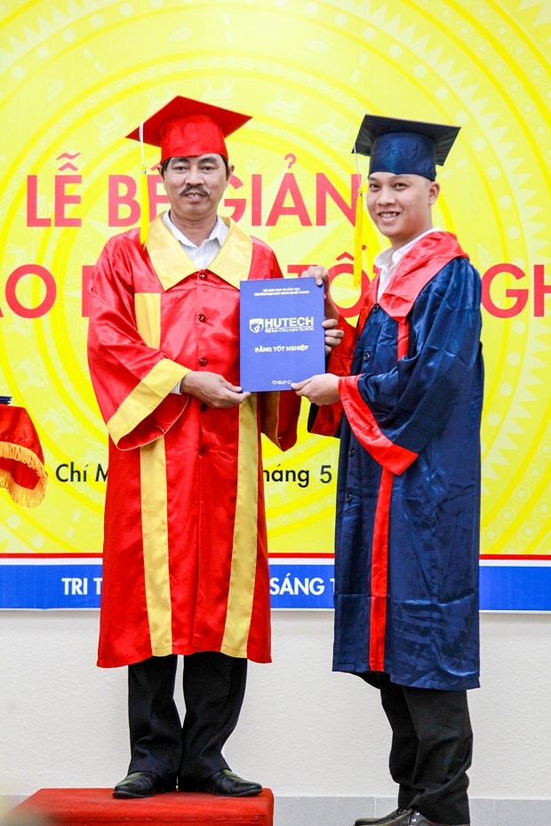 Graduation Ceremony at HUTECH 35
