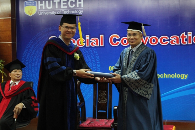 Trang trọng Lễ trao bằng Cử nhân, Thạc sĩ Quản trị kinh doanh Đại học Mở Malaysia 26
