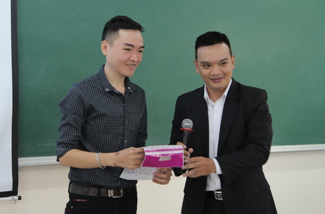 Hào hứng với talkshow “Let Yours Shine with PNJ” 39