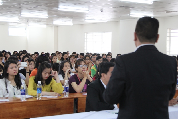 Hào hứng với talkshow “Let Yours Shine with PNJ” 4