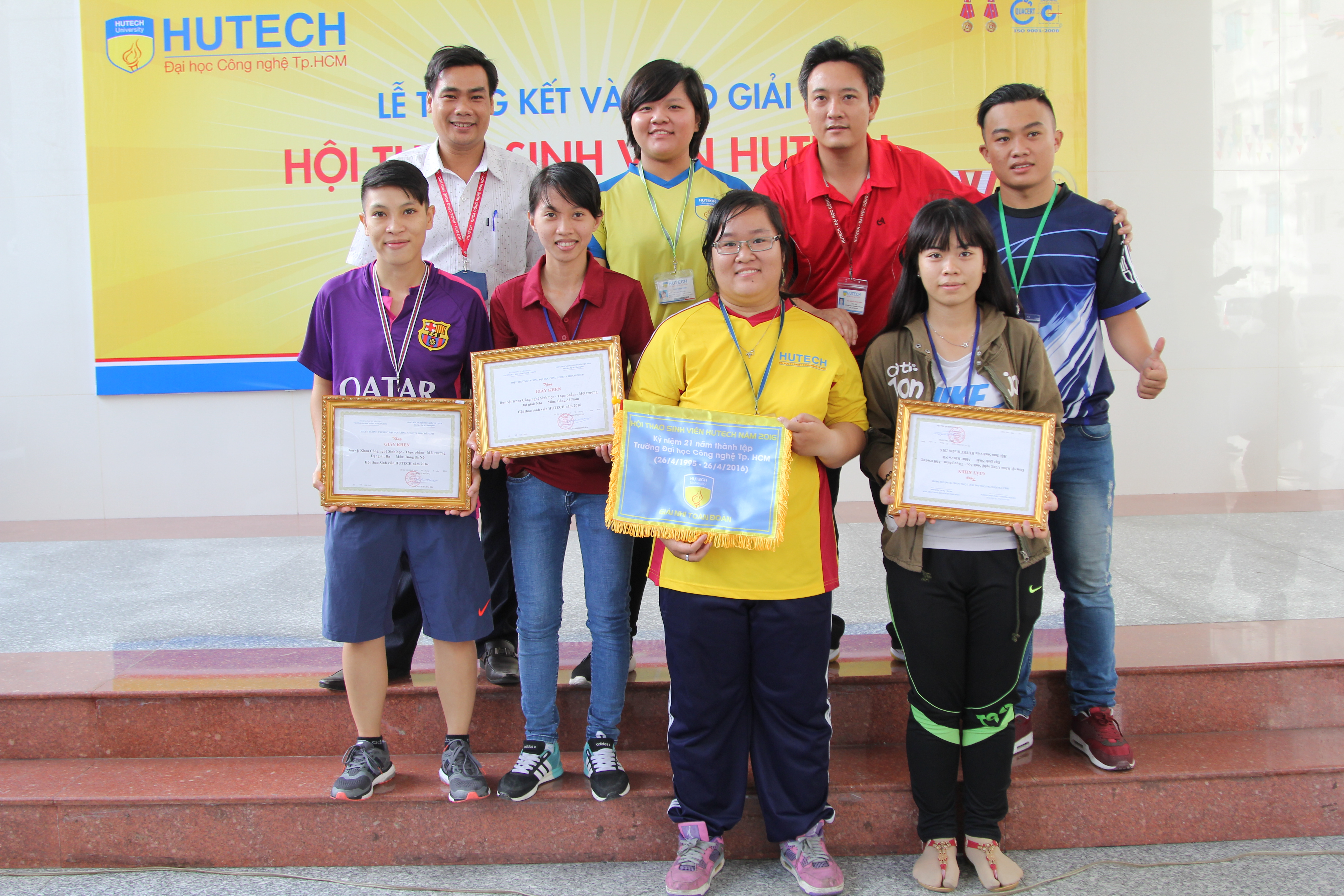 The Faculty of Accounting, Finance and Banking finishes first overall in the 2016 HUTECH Student Sports Fest 56