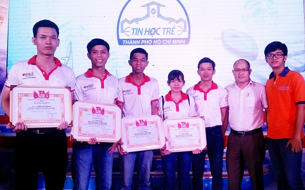 HUTECH giành được 2 giải thưởng Hội thi tin học trẻ TPHCM 8